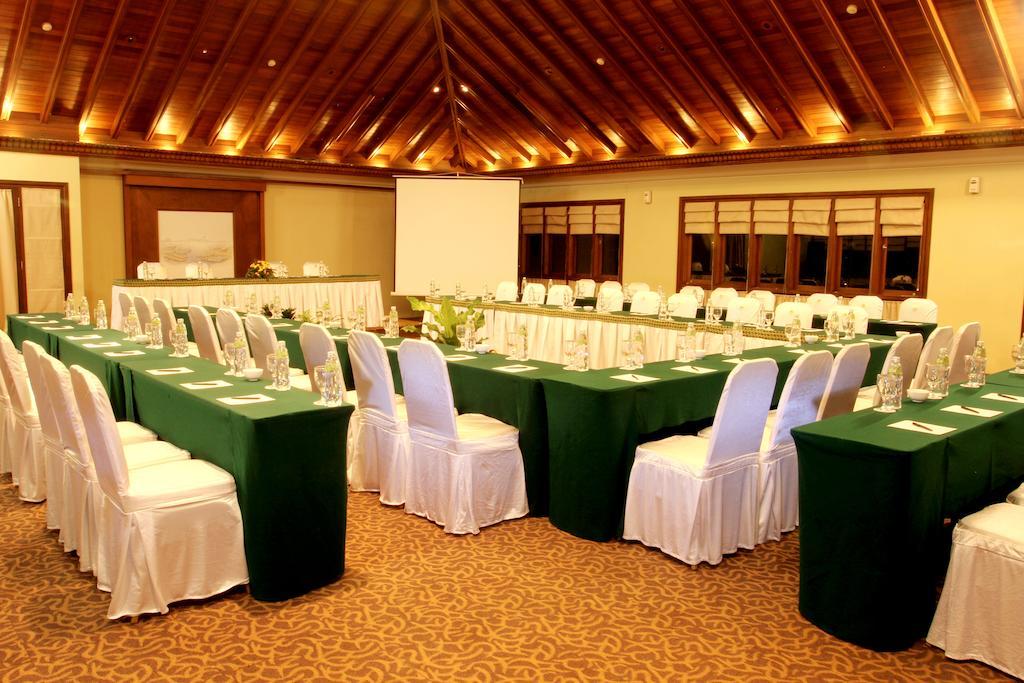 Laras Asri Resort&Spa Salatiga Exterior foto